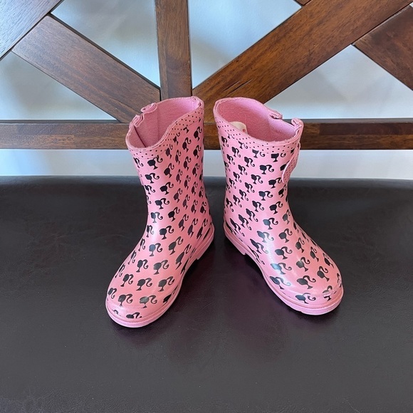 Barbie rain boots with Barbie heads in a size XS 7/8 - Picture 3 of 16